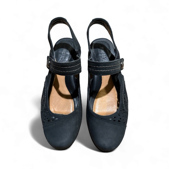 Earth Shoes - Earth Bantam Black Leather Slingback Comfort Heels Women’s Size 7.5